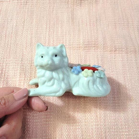 Vintage Persian Cat Pin Cushion Porcelain Figurine - Picture 3 of 7